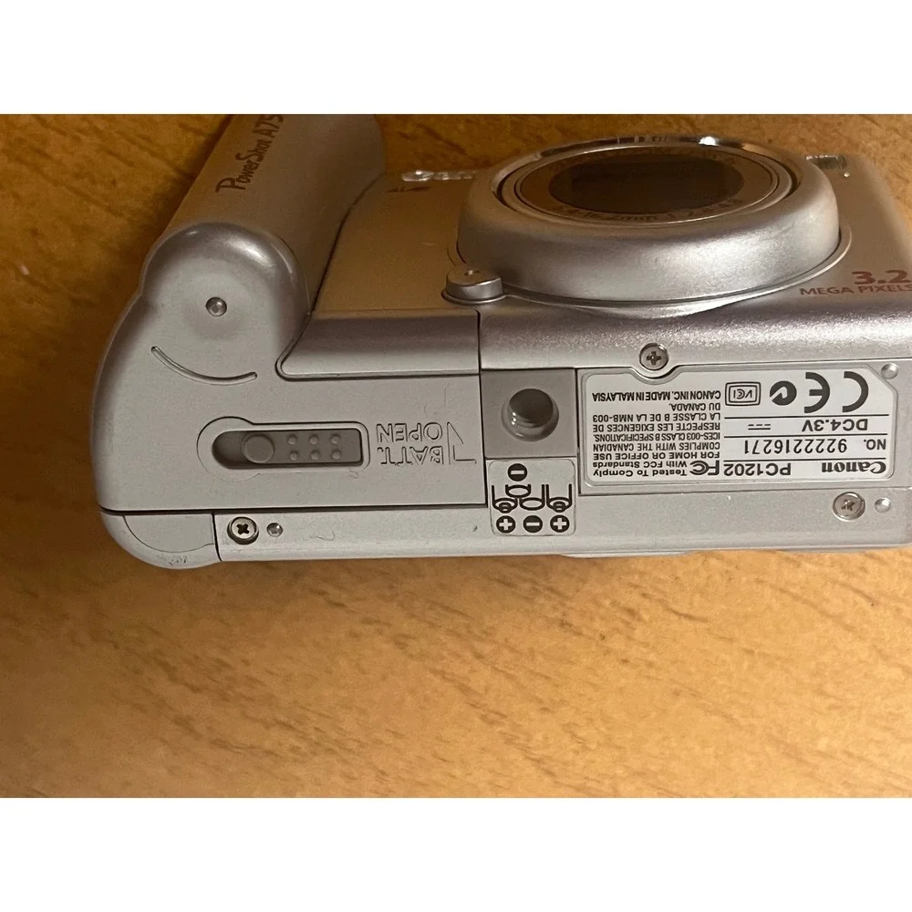 Canon PowerShot A75 Silver 3.2MP Digital Camera 3x Optical Zoom with Case WORKS